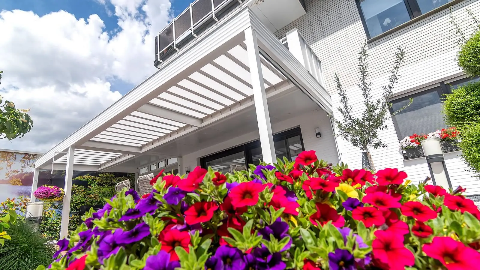 Unsere FLEDMEX<sup>®</sup> Lamellendächer: Die regendichte Lösung für Ihre Terrasse